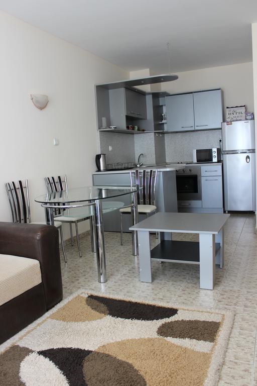 Sb Rentals Apartments In Blue Marine Complex Pantai Sunny Luaran gambar