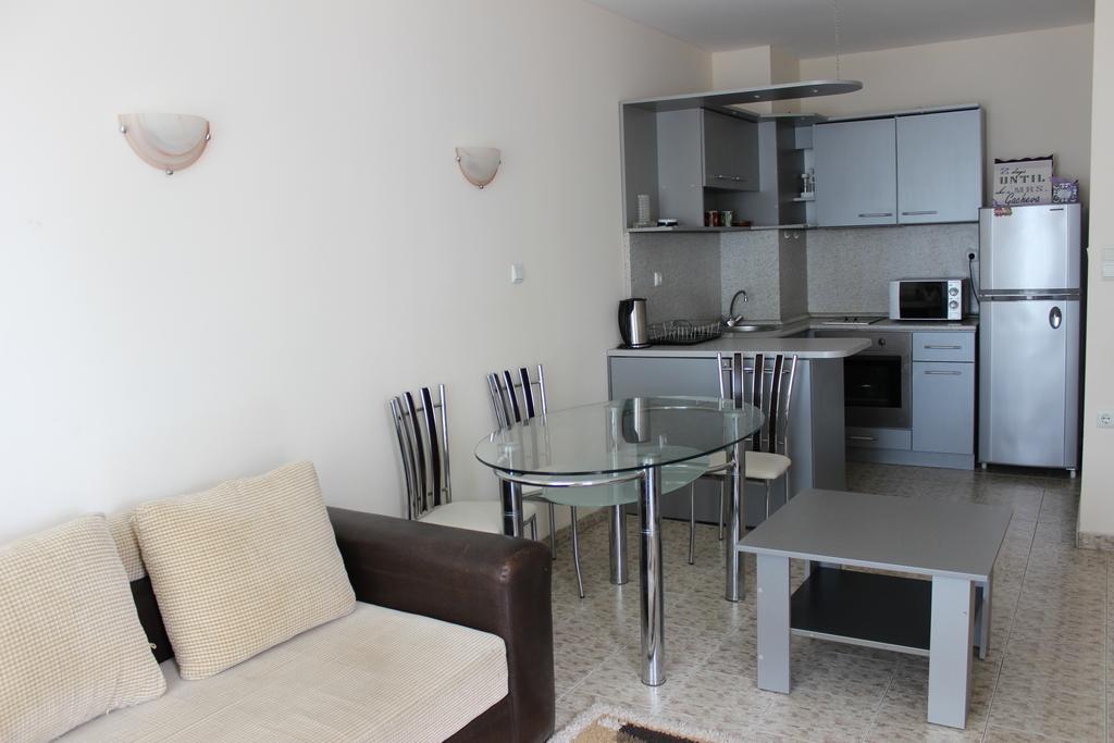 Sb Rentals Apartments In Blue Marine Complex Pantai Sunny Luaran gambar