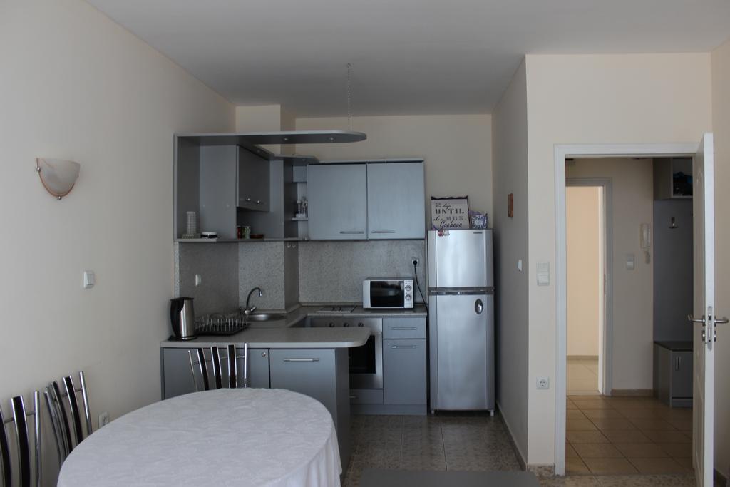 Sb Rentals Apartments In Blue Marine Complex Pantai Sunny Luaran gambar