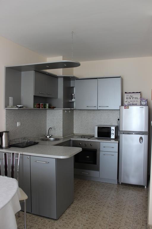 Sb Rentals Apartments In Blue Marine Complex Pantai Sunny Luaran gambar
